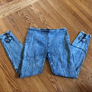 NWOT F21 Acid Wash Jeans